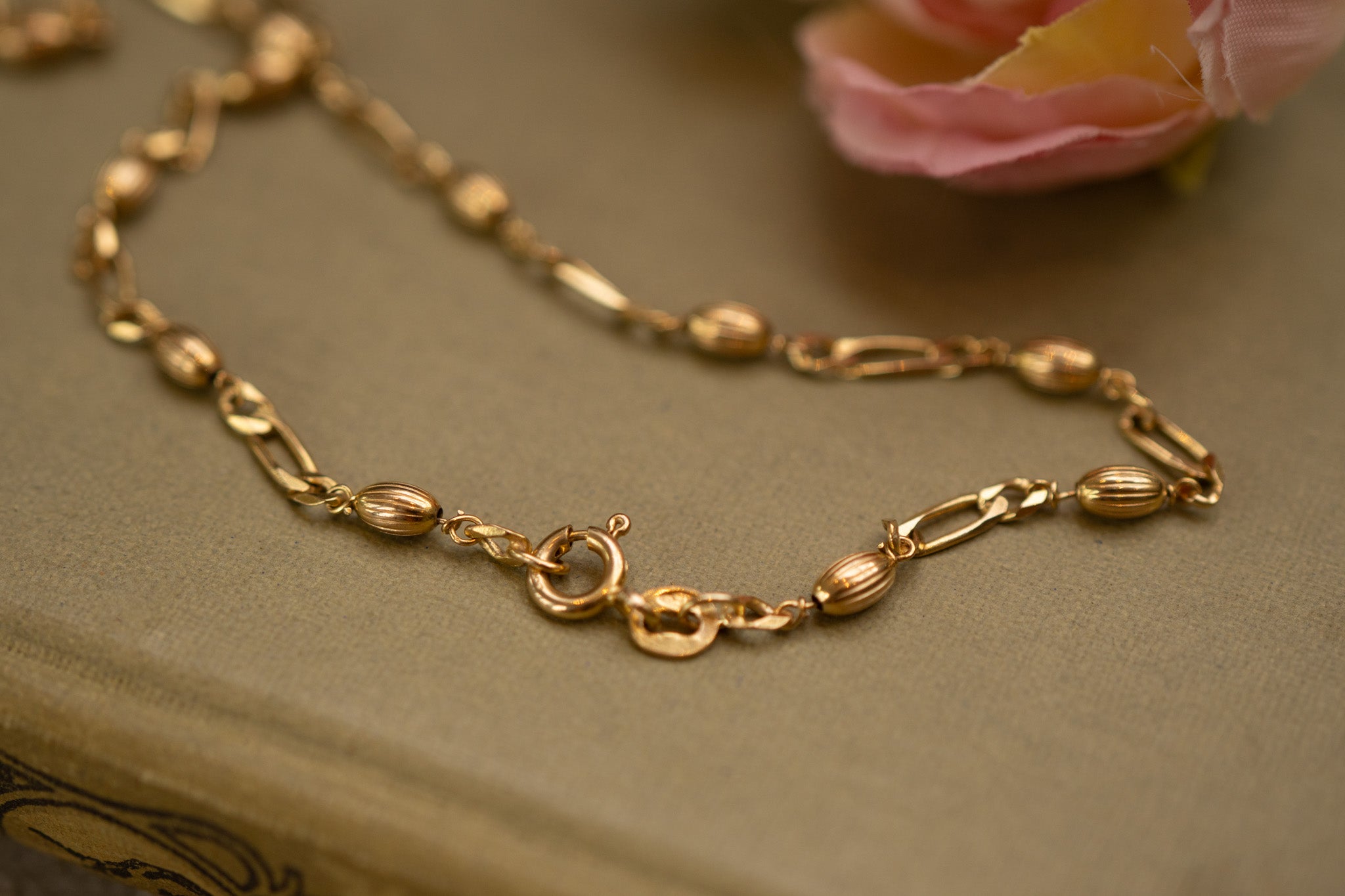 Vintage 9ct Gold Fluted Bead and Twisted Link Chain, London 1992