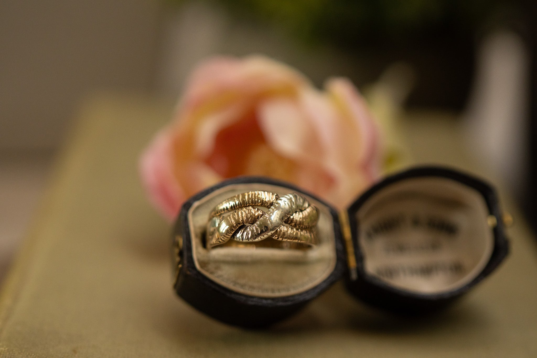 Vintage 9ct Yellow and White Gold Ribbed Crossover Ring, London Pre 1974