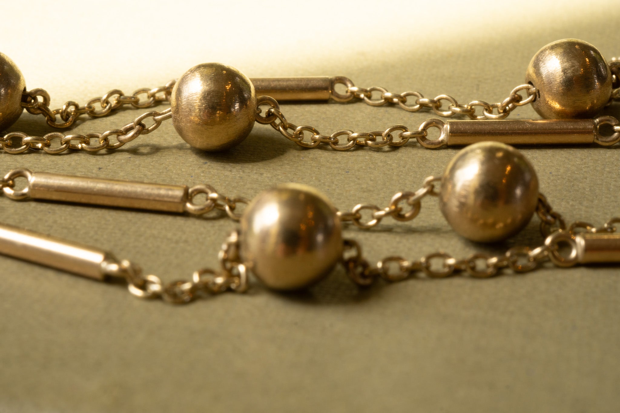 VINTAGE 9CT GOLD BALL BAR AND CABLE LINK CHAIN