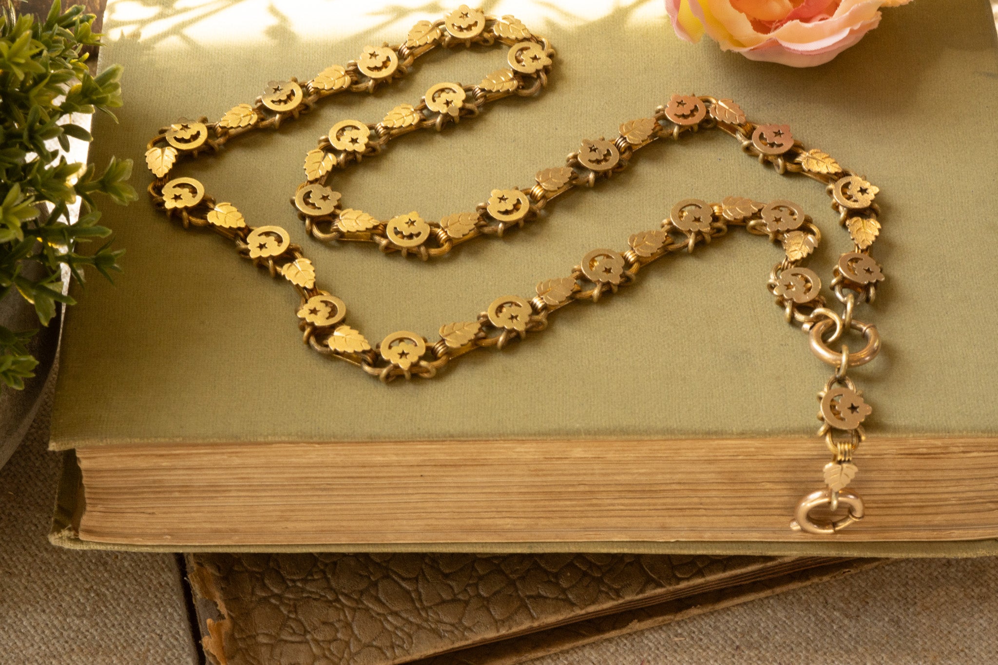 Rare Reversible Victorian Rolled Gold Chain, Ornate Leaf, Rosette and Star Detail