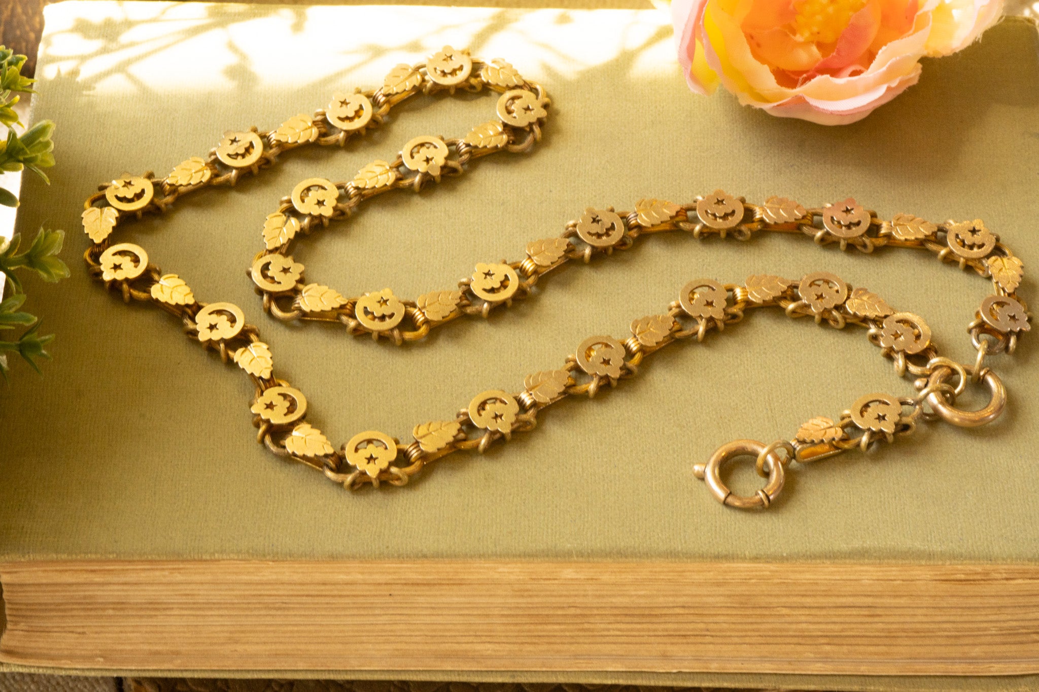 Rare Reversible Victorian Rolled Gold Chain, Ornate Leaf, Rosette and Star Detail