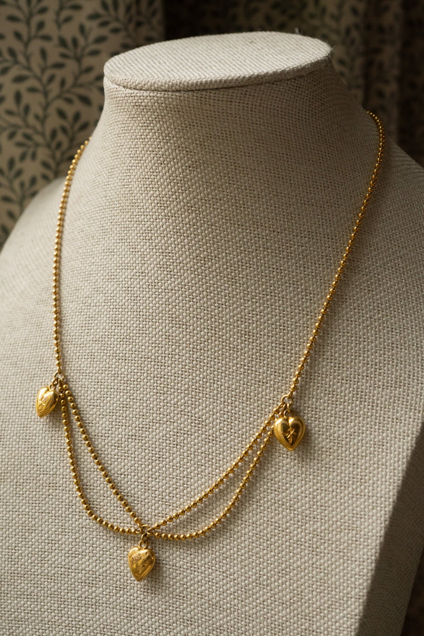 ANTIQUE 14CT FESTOON BEAD NECKLACE WITH PUFFY HEARTS RESERVED