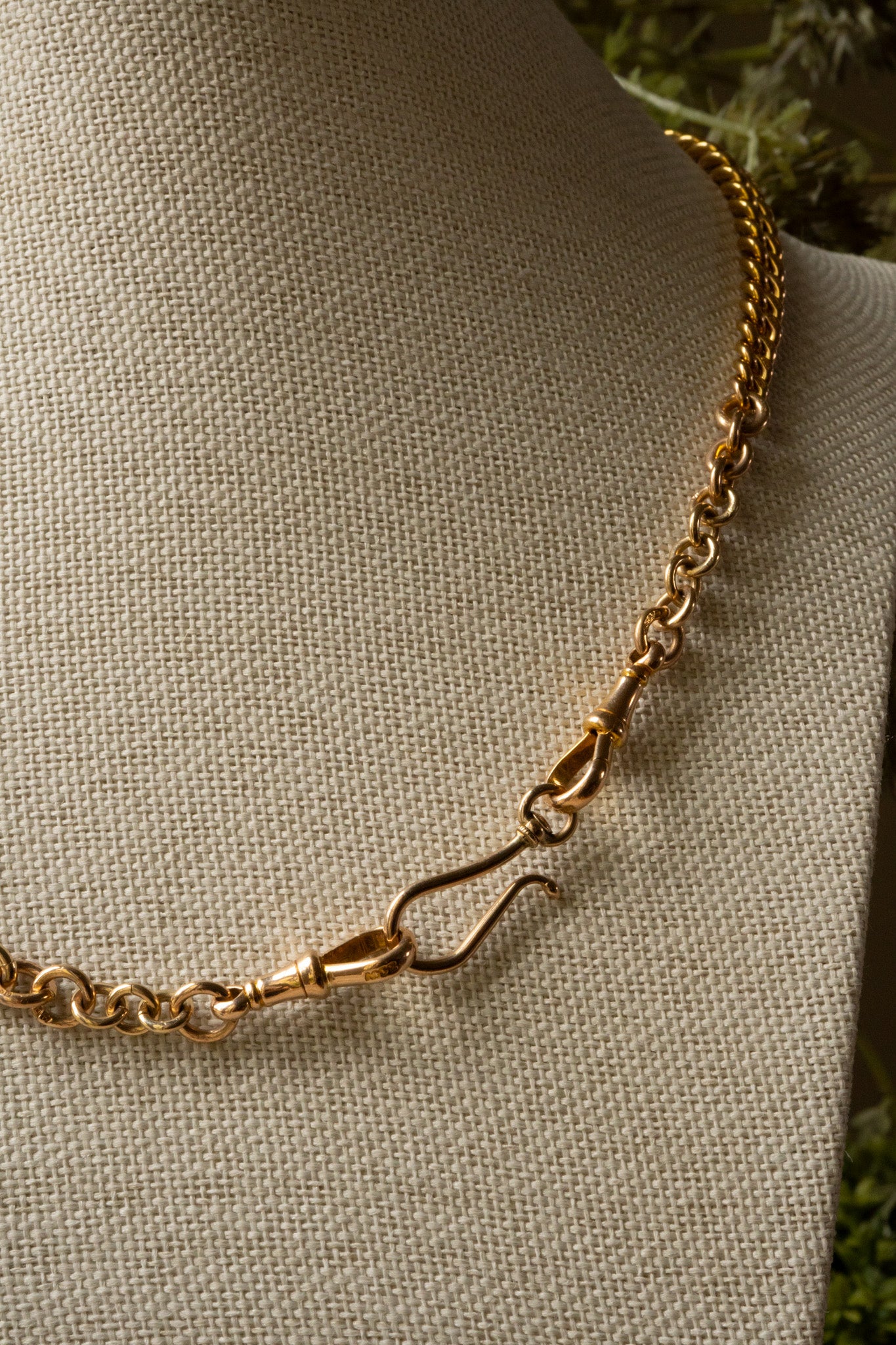ANTIQUE 9CT GOLD SHEPHERDS HOOK