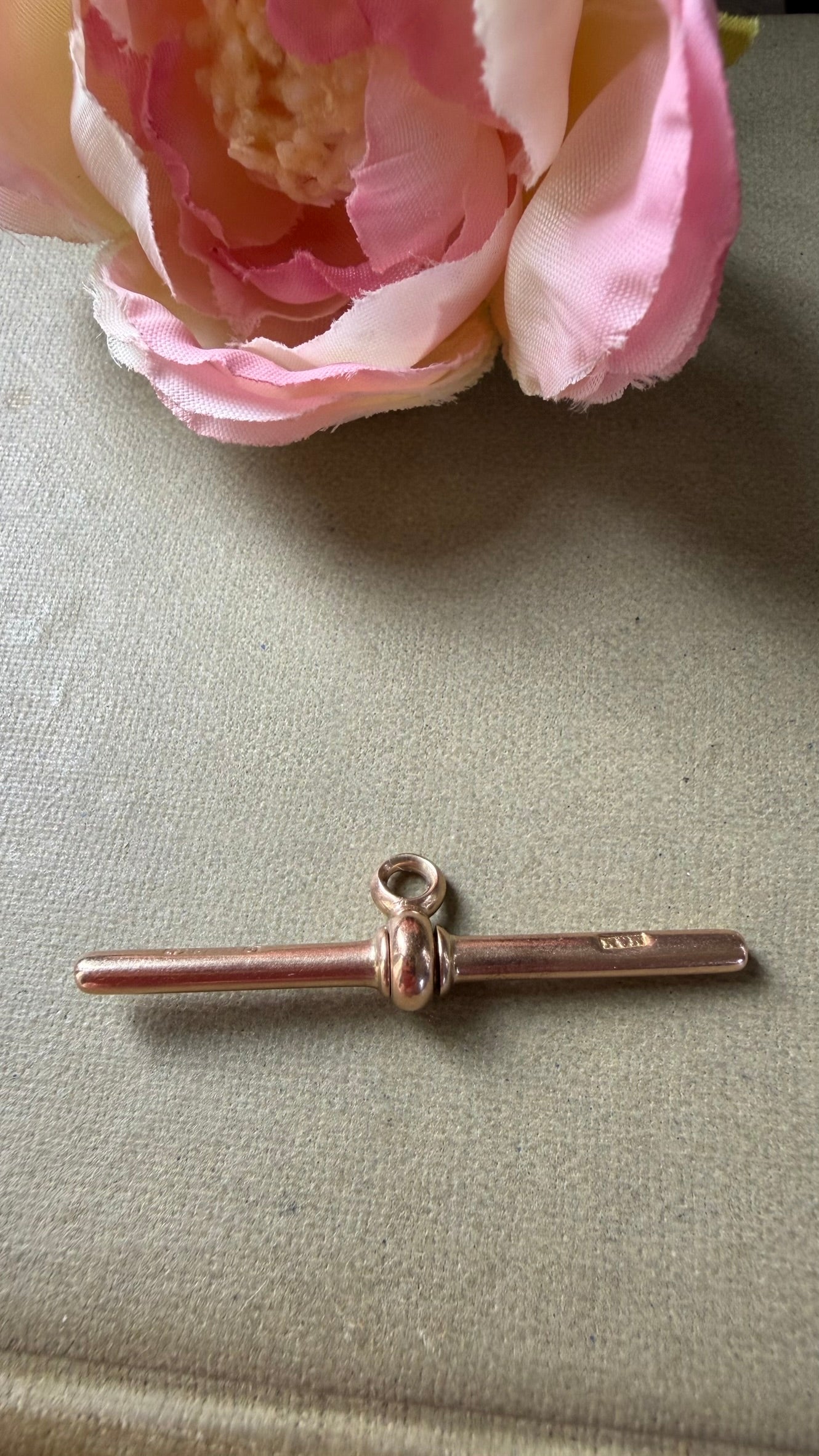 ANTIQUE 9CT GOLD SWIVEL T BAR