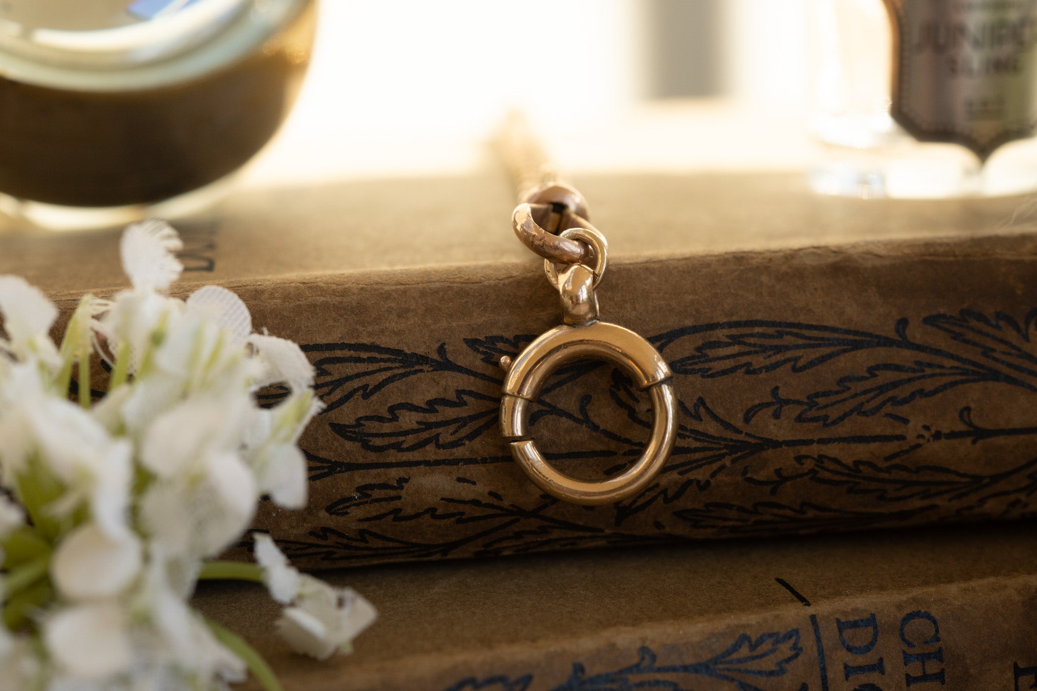 ANTIQUE 9CT GOLD LARGE BOLT CLASP image 2