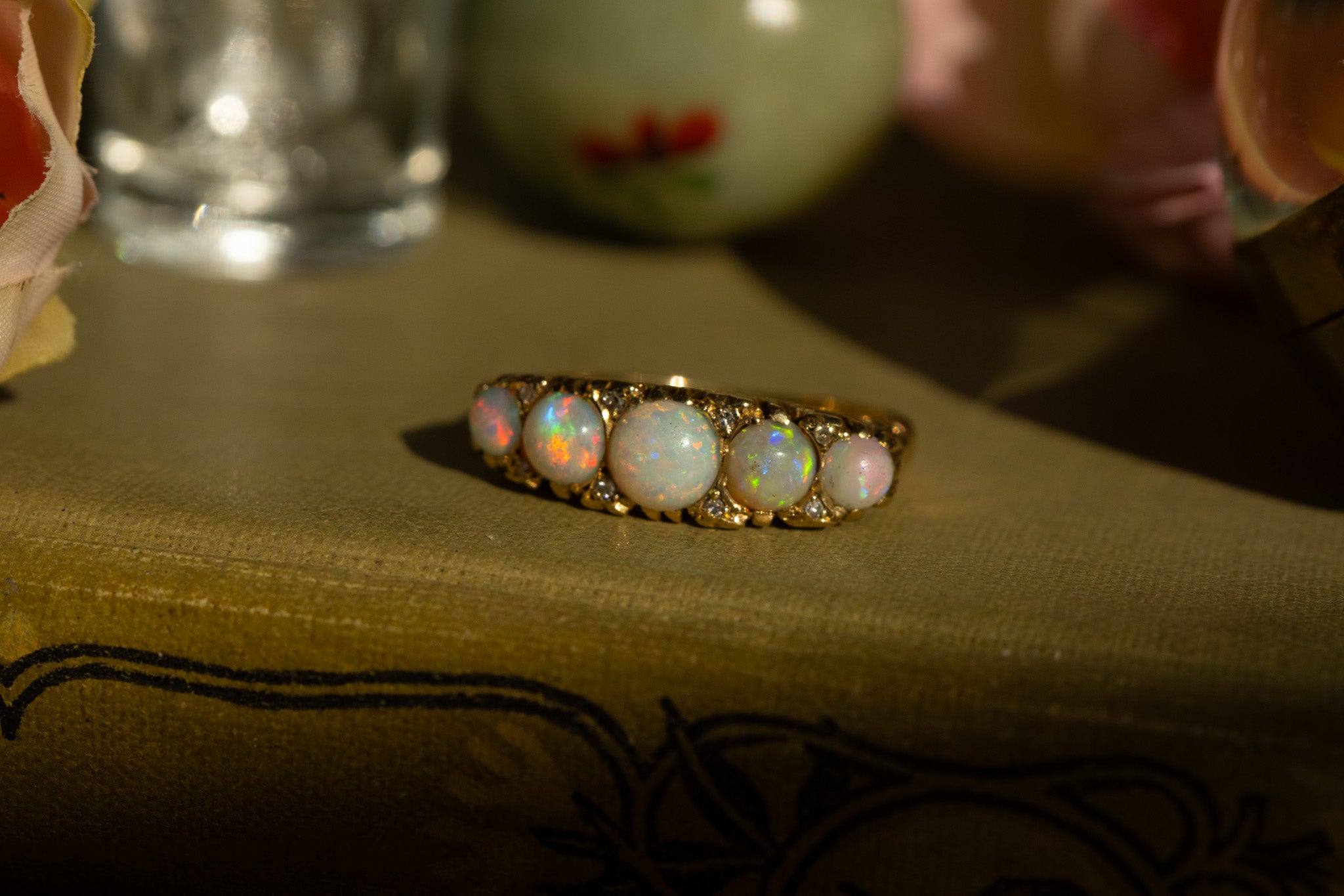 VINTAGE 18CT GOLD FIVE STONE NATURAL OPAL AND DIAMOND RING image 1