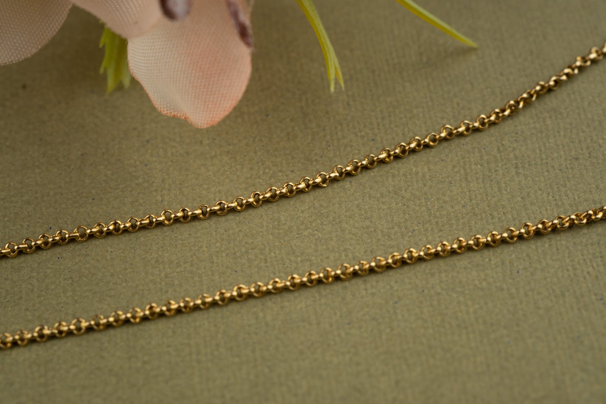 18CT FINE CABLE LINK WITH BARREL CLASP image 3