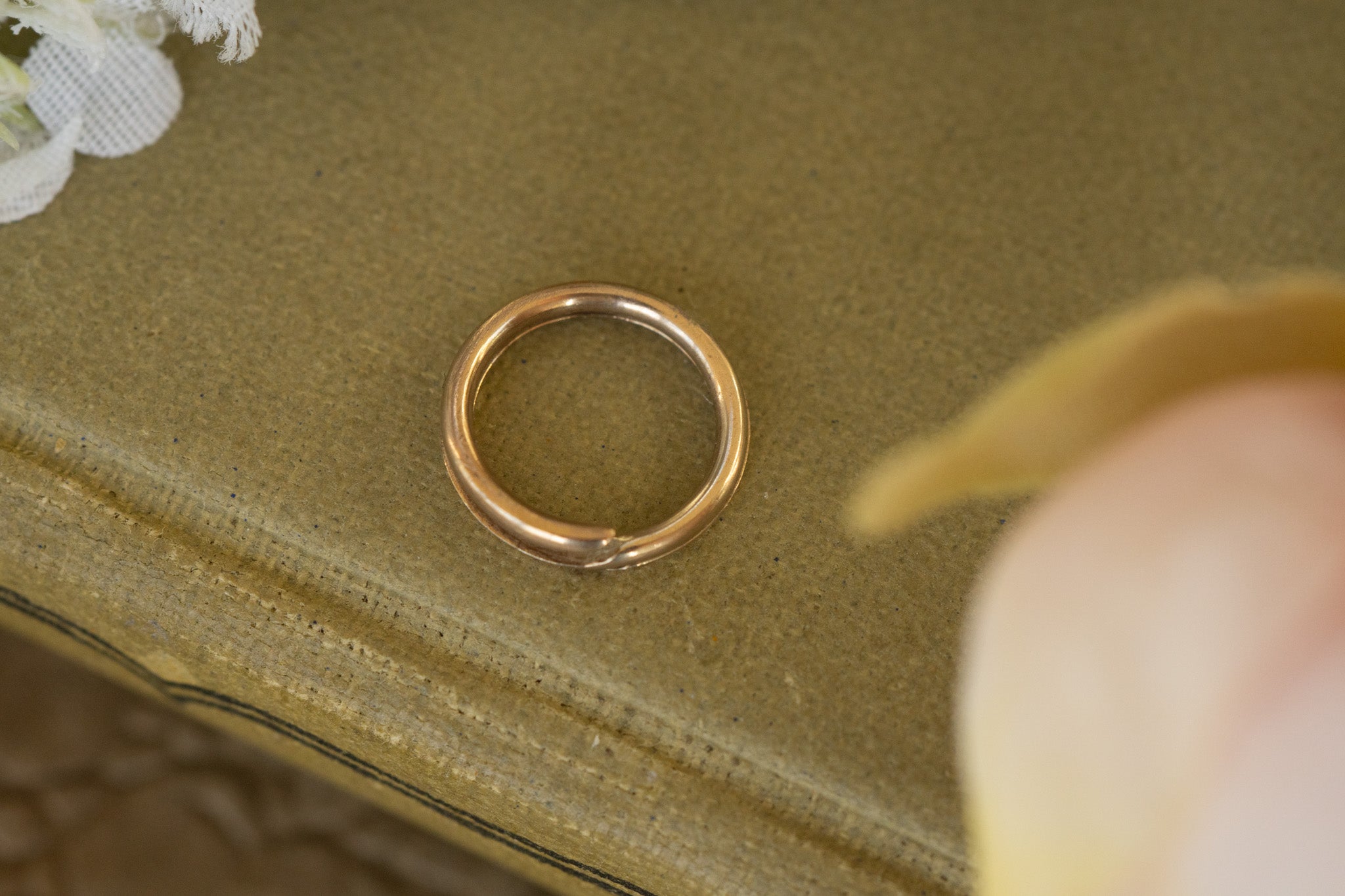 9CT SPLIT RING image 1