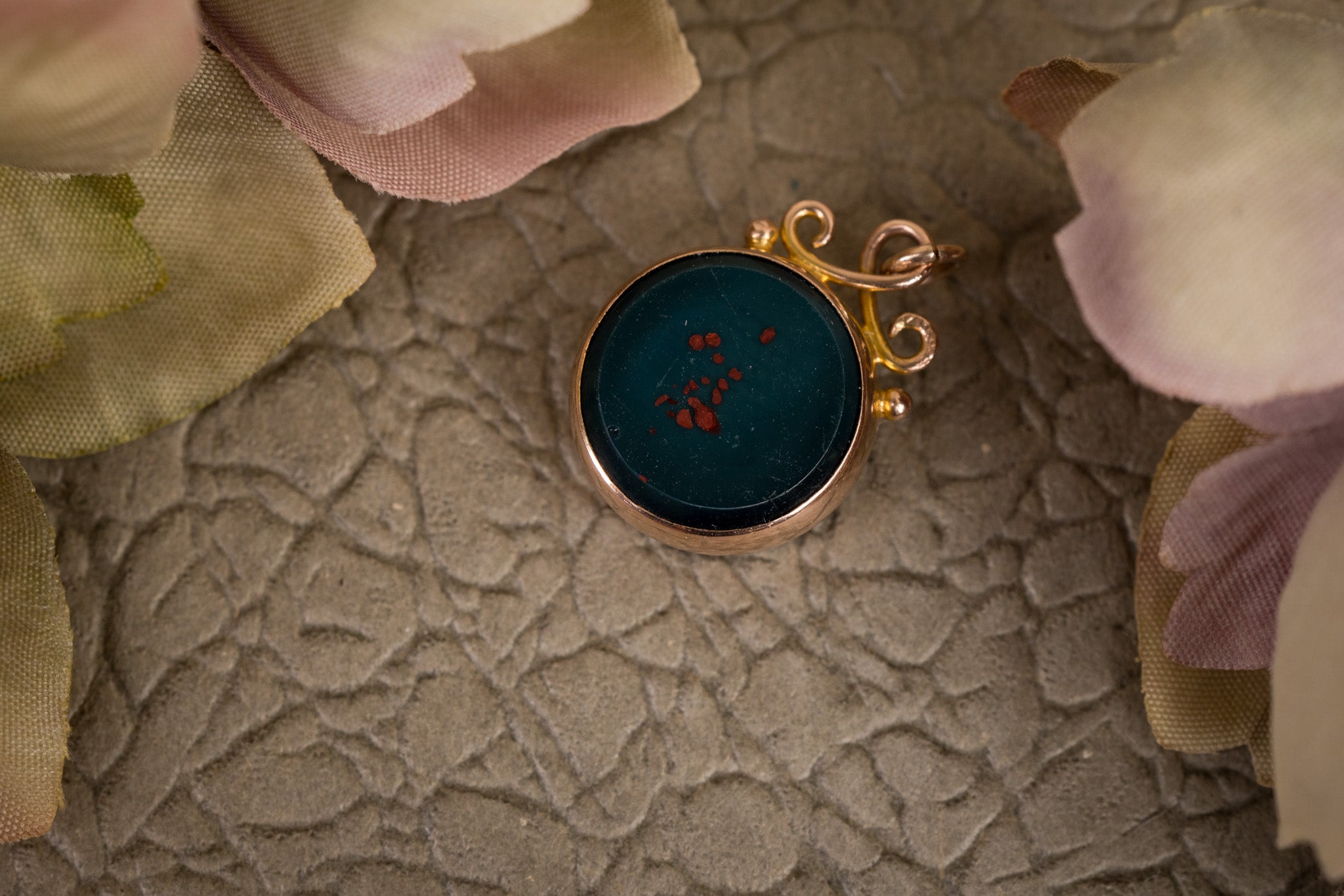 ART DECO GOLD DOUBLE SIDED BLOODSTONE CARNELIAN FOB - CHESTER 1930 image 6